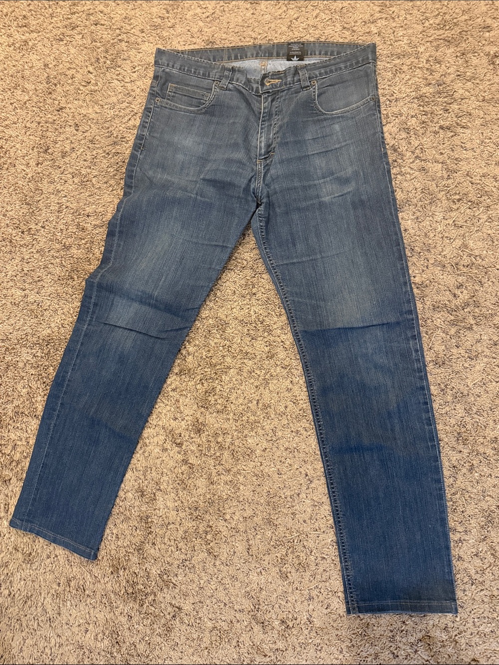 Slim Straight Men's Jeans in Medium Blue Wash